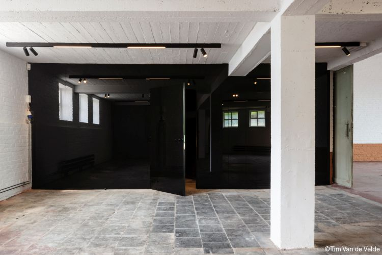 Mix van zwart met rvs