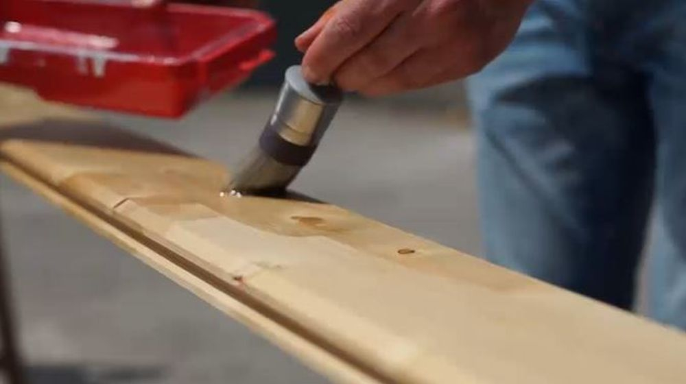 behandelend hout plankenterras