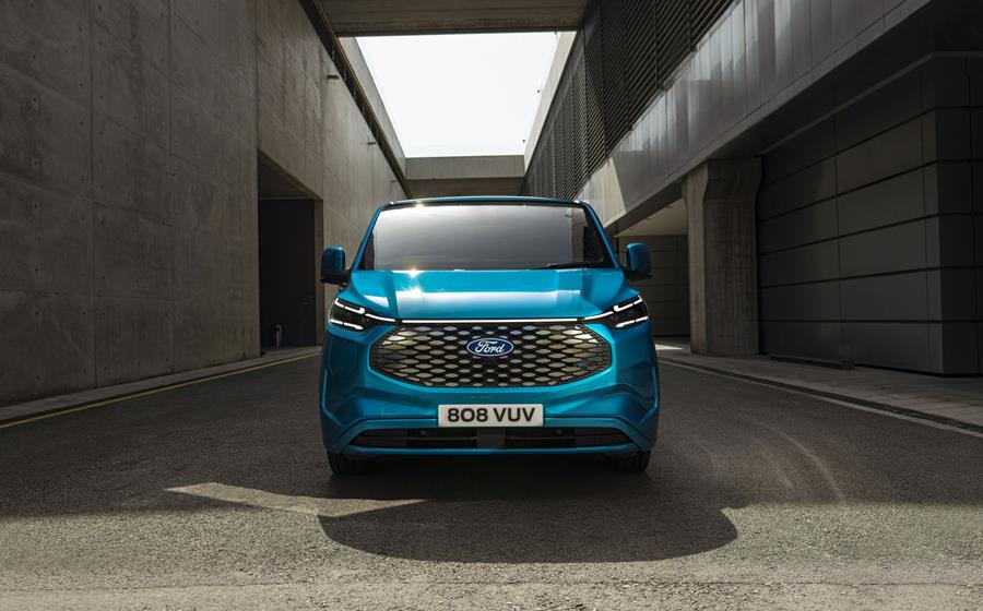 Presentatie Ford E-Transit Custom 1