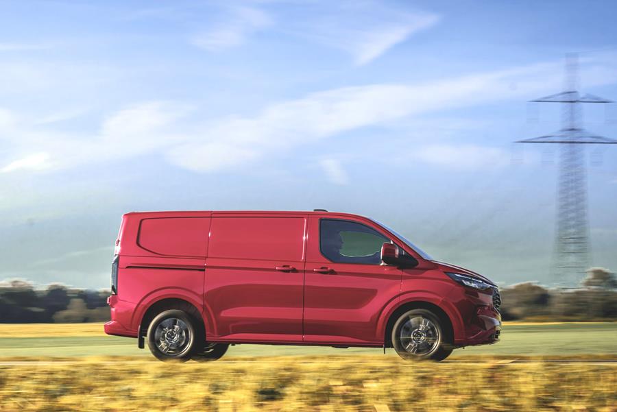 Rijtest Ford Transit Custom (150 pk diesel) 03