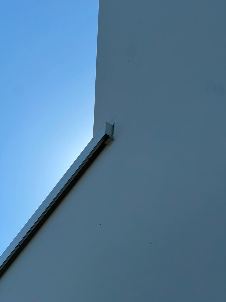 Afvoerbakje in de muur detail