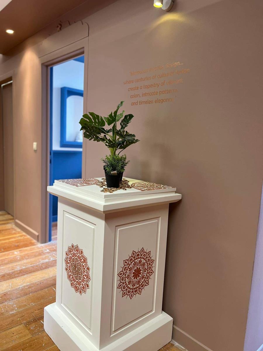 Meubel met henna afwekring