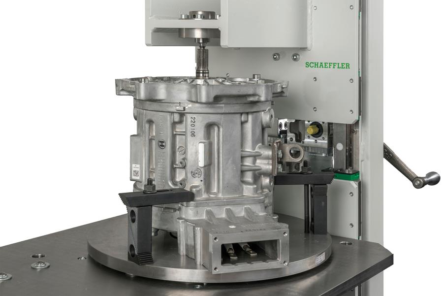 De Schaeffler E-Axle Repair Tool maakt de professionele revisie van elektrische motoren mogelijk zonder volledige vervanging van de aandrijving